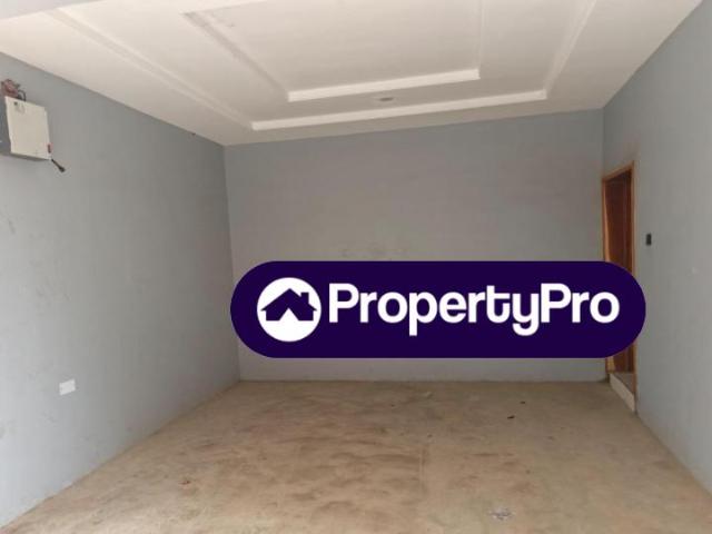 Buy 2 Bedroom Terraced Duplex in Yaba Lagos 6MXWJ | PropertyPro Nigeria