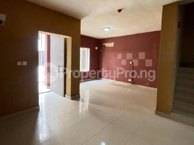Buy 3/4 Bedroom Terraced Duplex With Bq in Sabo, Yaba Lagos 1MQTE | PropertyPro Nigeria