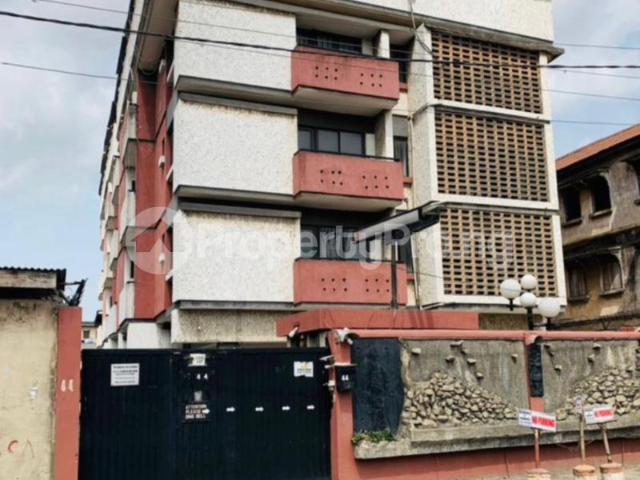 Buy 7units Of 3beds! In Alagomeji, Yaba Lagos 8MXJX | PropertyPro Nigeria