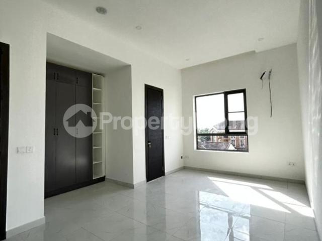 Buy 4 Units Of 5 Fully Detached Bedroom Duplex in Lekki Phase 1, Lekki Lagos 6MBHY | PropertyPro Nigeria