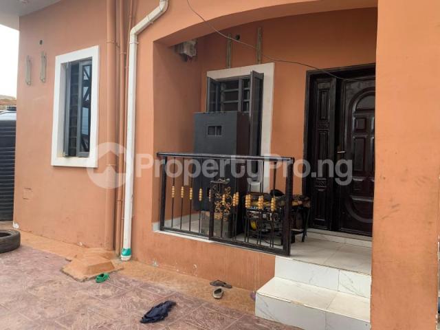 Buy 4 Units Of 2 Bedrooms Flat in Ibadan Oyo 3LMSR | PropertyPro Nigeria