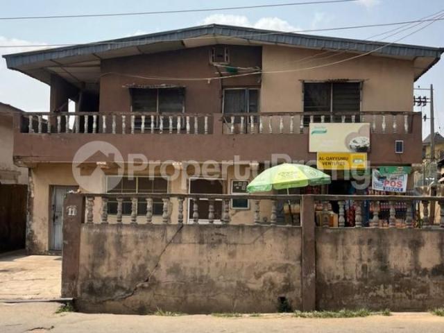 Buy 4 Units Of 3 Bedroom Flat in Iwo Rd, Ibadan Oyo 6MKFT | PropertyPro Nigeria