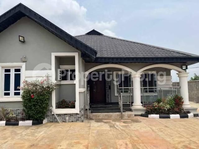 Buy 4 Bedroom Bungalow With A Shop in Ikorodu Lagos 9MTCG | PropertyPro Nigeria