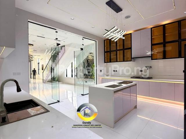 Buy 5 Bedroom Flat in Lekki Lagos 0MUXF | PropertyPro Nigeria
