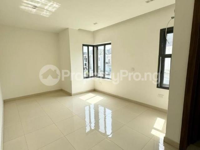 Buy 5 Bedroom Fully Detached Duplex in Ikota, Lekki Lagos 3LQNN | PropertyPro Nigeria