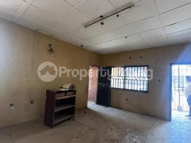 Buy 5 Bedroomdetached Duplex in Oluyole Estate, Ibadan Oyo 6MTBL | PropertyPro Nigeria
