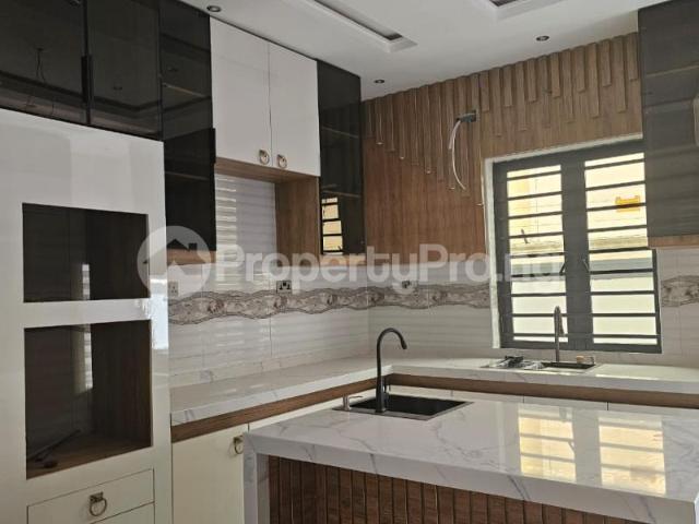 Buy 5 Bedrooms Duplex With Bq in Magodo GRA Phase 2, Kosofe/Ikosi Lagos 4LWYX | PropertyPro Nigeria