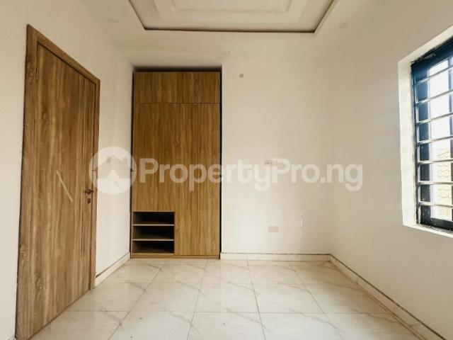Buy 5bed Detached+ Bq! In Magodo GRA Phase 2, Kosofe/Ikosi Lagos 8MPXK | PropertyPro Nigeria