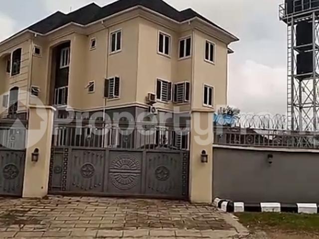 Buy 6 Units Of 3 Bedroom Flat in Lugbe Abuja 4MDVF | PropertyPro Nigeria
