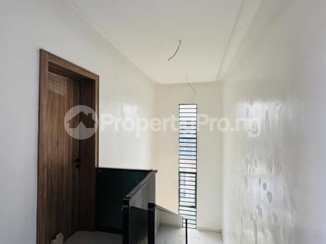 Buy 6 Bedroom Penthouse With Rooftop, Gym, Pool & Bq in Akobo, Ibadan Oyo 7NAAV | PropertyPro Nigeria
