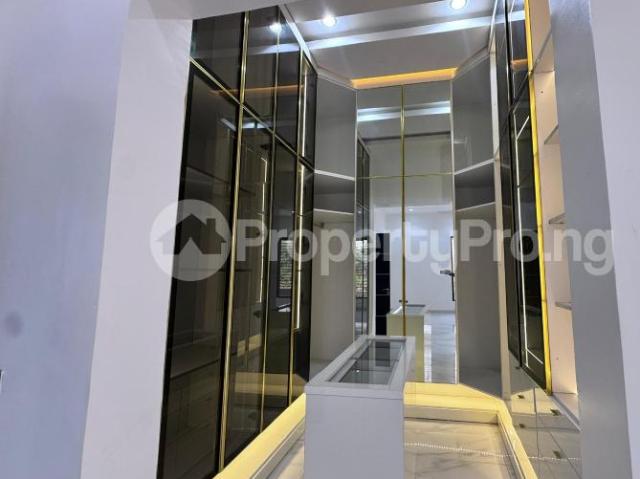 Buy 9 Bedroom Mansion in Guzape Abuja 1MLRT | PropertyPro Nigeria