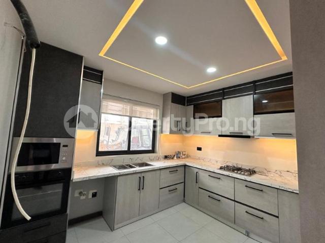 Buy Contemporary 4 Bedroom Terrace Duplex in Lekki Phase 1, Lekki Lagos 1MYHZ | PropertyPro Nigeria