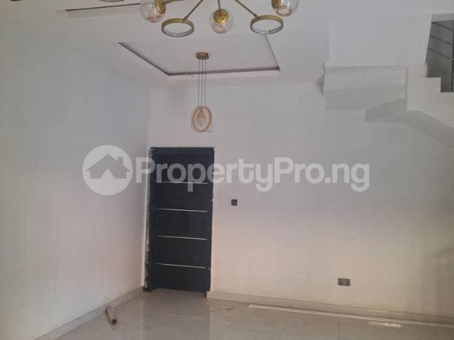 Buy Captivating 4 Bdrm Duplex In A Good Location in Omole phase 2, Ojodu Lagos 7NAGZ | PropertyPro Nigeria
