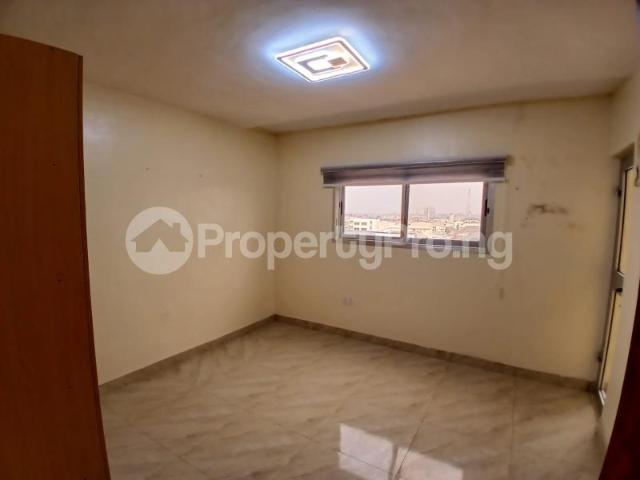 Buy 3 Bedroom Flat in Yaba Lagos 2MWZC | PropertyPro Nigeria