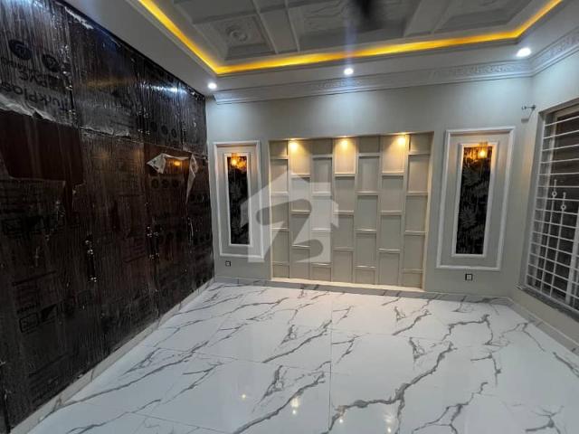 Buy A Centrally Located 550 Square Feet Non Furnished Flat In Bahria Town Nishtar Block