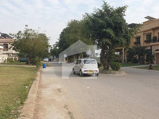 Buy A Centrally Located 550 Square Yards Residential Plot In DOHS Phase 1