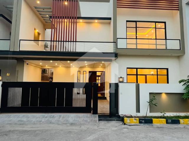 Buy A Centrally Located 10 Marla House In Bani Gala