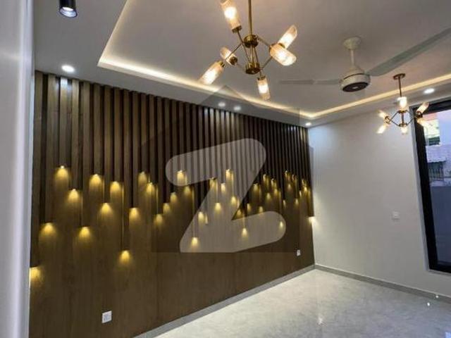 Buy A Centrally Located 10 Marla House In G 13/4
