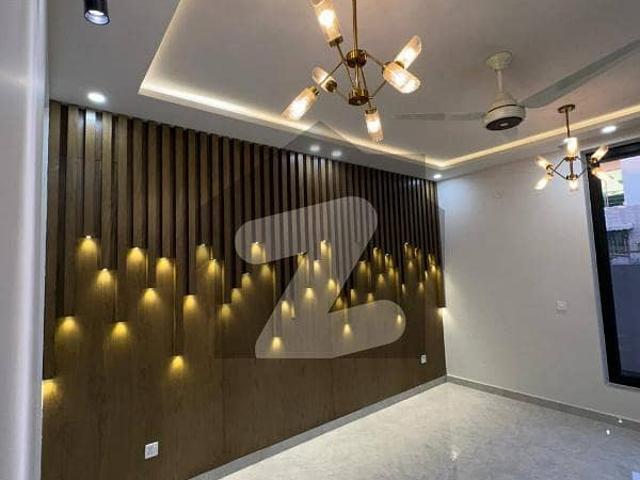 Buy A Centrally Located 10 Marla House In G 13/4