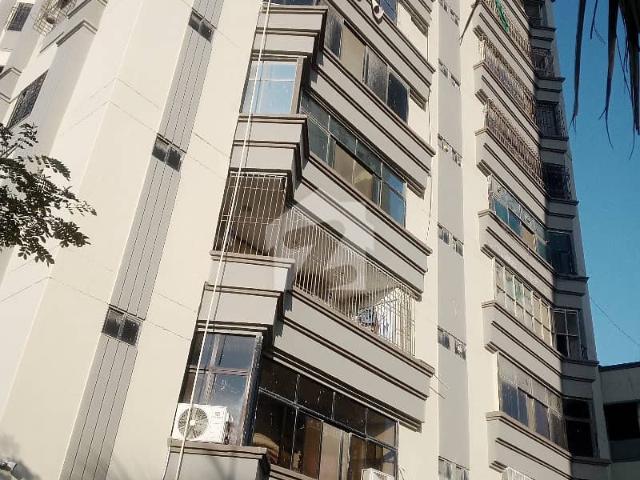 Buy A Centrally Located 1600 Square Feet Flat In Clifton Block 1