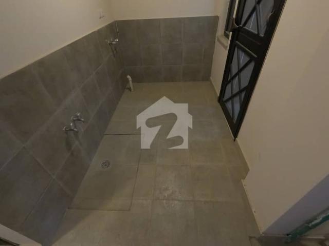 Buy A Centrally Located 2700 Square Feet Flat In Askari 5 Sector J