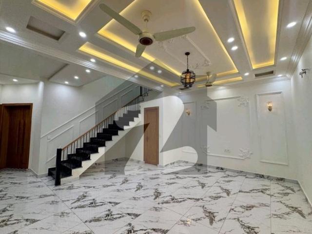 Buy A Centrally Located Corner 11 Marla House In Citi Housing Society