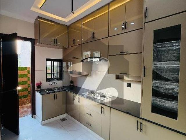 Buy A Centrally Located On Excellent Location 5 Marla House In Park View City Crystal Block