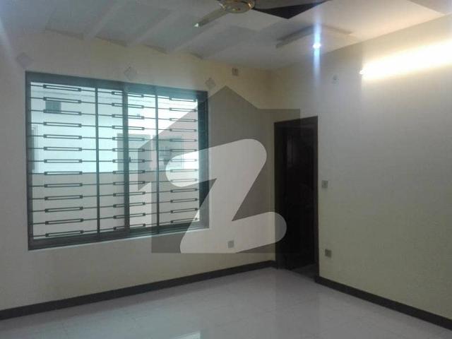 Buy A Centrally Located Prime Location 1 Kanal Upper Portion In Gulraiz Housing Society Phase 5