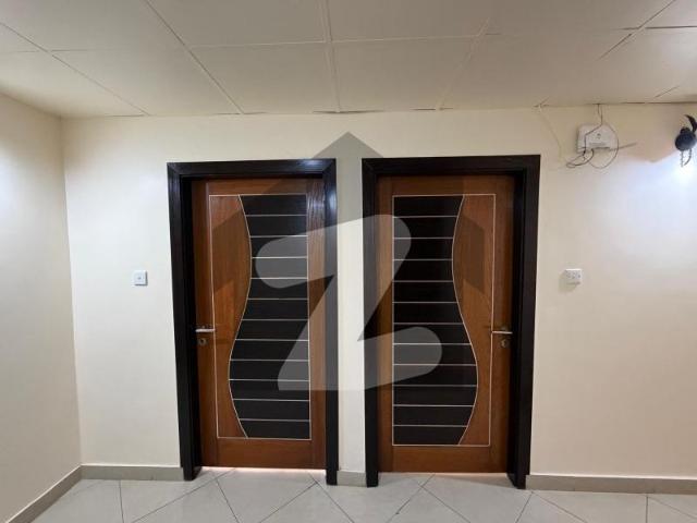 Buy A Centrally Located Prime Location 3760 Square Feet Flat In Creek Vista