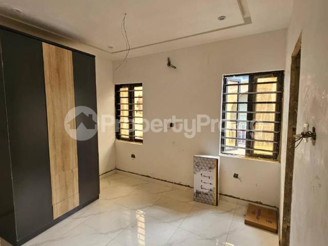 Buy A Nice 4bedroom Semidetached Duplex in Magodo GRA Phase 2, Kosofe/Ikosi Lagos 8NJZZ | PropertyPro Nigeria