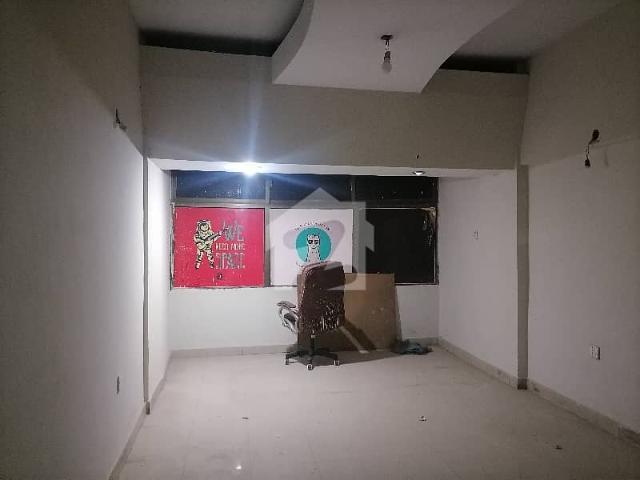 Buy A Office Of 375 Square Feet In Gulshan E Iqbal Block 13/B