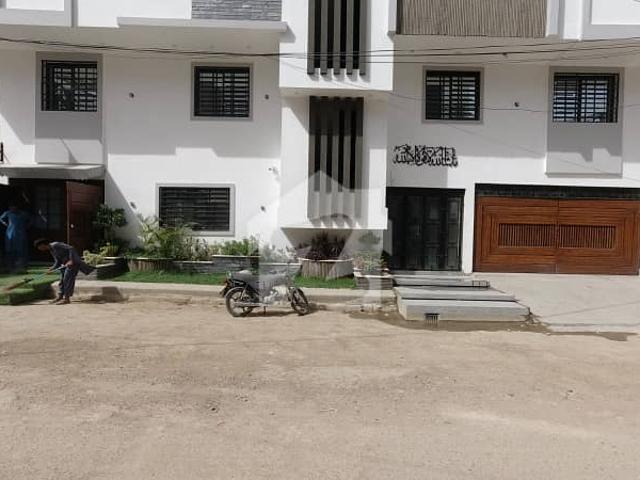 Buy A Prime Location 1700 Square Feet Flat For Sale In PECHS Block 2