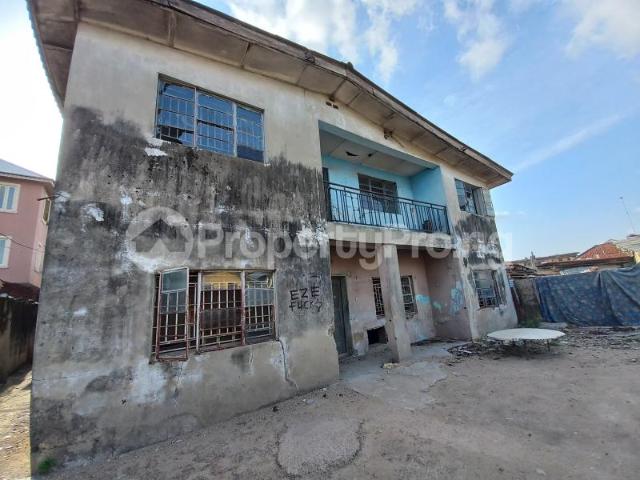 Buy Block Of 4 Flats In A Serene Environment in Fadeyi, Shomolu Lagos 8NKUV | PropertyPro Nigeria