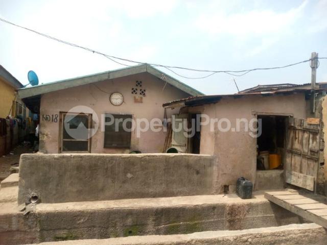 Buy Demolishable Building On Half Plot in Bariga, Shomolu Lagos 3MALF | PropertyPro Nigeria