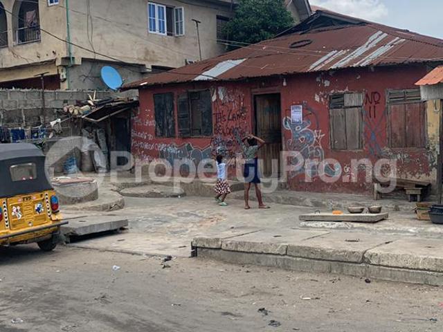 Buy Demolishable Bungalow in Bariga Lagos 7LJJC | PropertyPro Nigeria