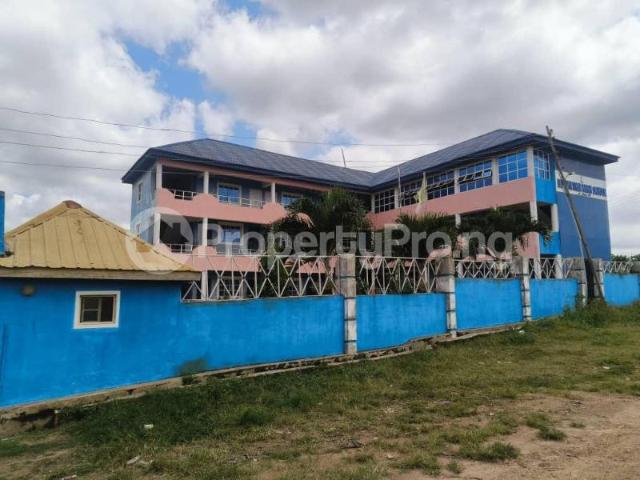 Buy House in Ibadan Oyo 8MJJJ | PropertyPro Nigeria