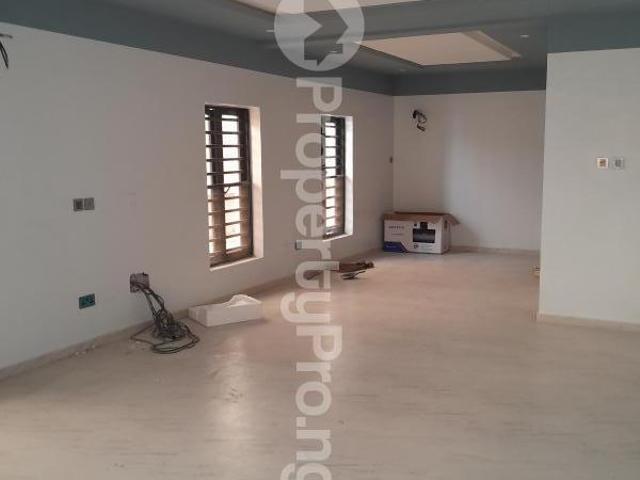 Buy Magnificently Designed 5 Bedroom Detached Triplex in Jericho, Ibadan Oyo 8LHAD | PropertyPro Nigeria