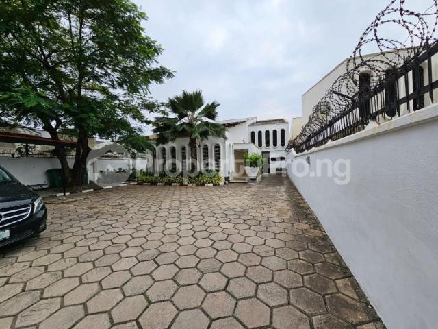Buy Massive 6 Bedroom Mansion With 2 Bq On 950 Sqm in Ligali Ayorinde, Victoria Island Lagos 9LVXT | PropertyPro Nigeria