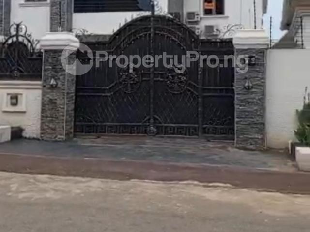 Buy Standard 5 Bedroom With Boys Quarters in Guzape Abuja 0MAKJ | PropertyPro Nigeria
