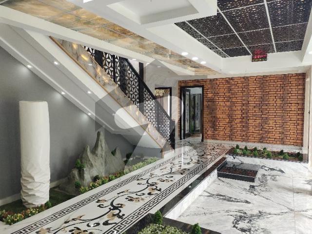 Buy Prime Location 1000 Square Yards House At Highly Affordable Price Shami Road