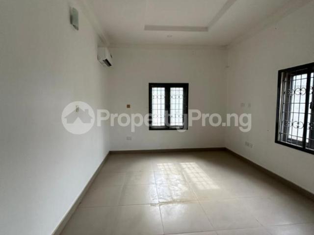 Buy Well Built & Spacious 3 Bedroom Flat With Bq in Jahi Abuja 8LYMX | PropertyPro Nigeria