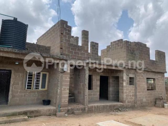 Buy Uncompleted 4 Flats in Akala Express, Ibadan Oyo 0NWXZ | PropertyPro Nigeria