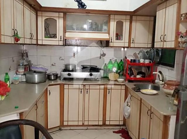 Buy your ideal 850 Square Feet Flat in a prime location of Karachi