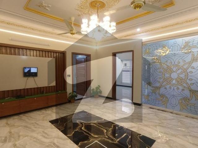 Buy your ideal 1800 Square Feet House in a prime location of Islamabad Faisal Town Phase 1 Block A