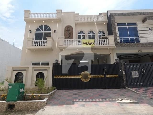 Buy your ideal 1800 Square Feet House in a prime location of Islamabad