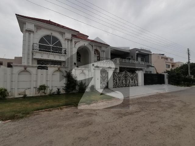 Buying A Facing Park House In Multan? Wapda Town Phase 2 Block S