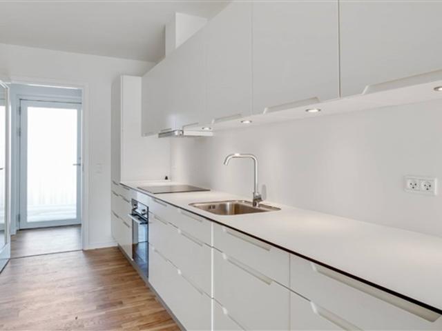 Bygården Modern lejlighed i lækre materialer med plads til familien, Brønshøj, København