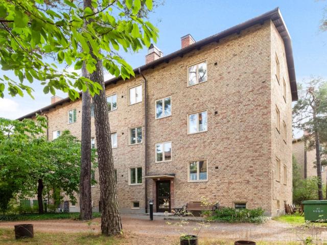 Byggmästarvägen 15