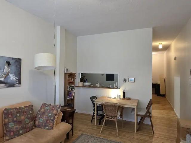Byward Market 2 bed apartment quiet dead end street