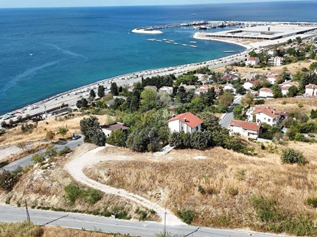 BYZ GRUP İSTANBUL BEYLİKDÜZÜ GÜRPINAR MEVKİNDE SATILIK TARLA